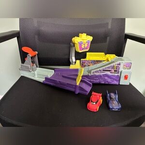 Fisher-Price DC Batwheels Legion of Zoom Launching HQ playset Bam Redbird